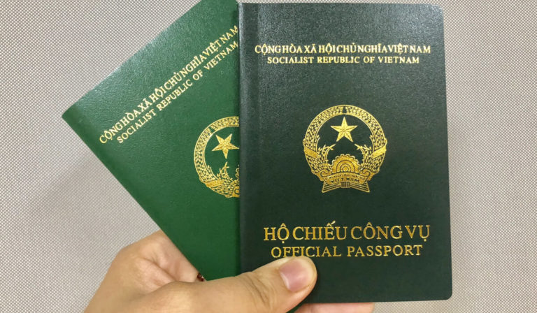 Những lưu ý khi sử dụng hộ chiếu công vụ đi nước ngoài theo quy định