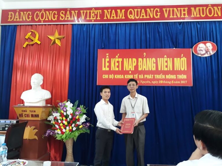 Điều kiện và thủ tục kết nạp Đảng viên ĐCS Việt Nam mới nhất năm 2026