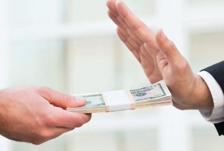 Những giao dịch dân sự nào không được dùng tiền mặt?