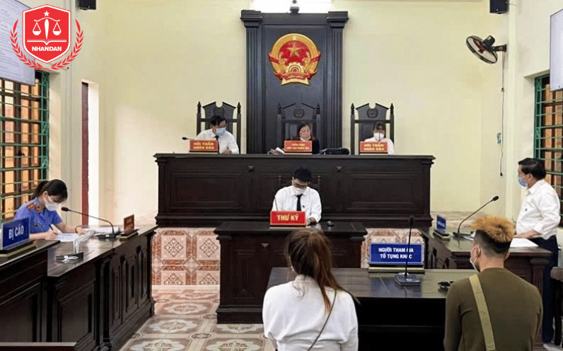 Giai Đoạn Mở Phiên Tòa Sơ Thẩm Xét Xử