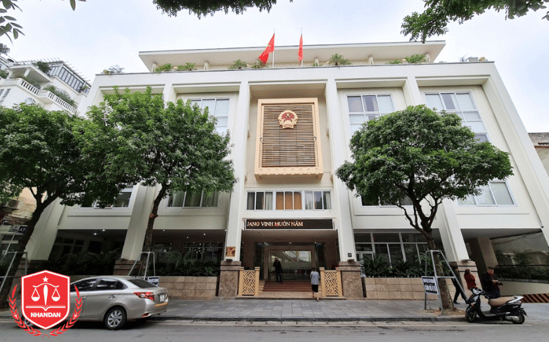 Người dân có thể chủ động nộp hồ sơ trực tiếp tại cơ quan thẩm quyền hoặc qua cổng dịch vụ công trực tuyến.