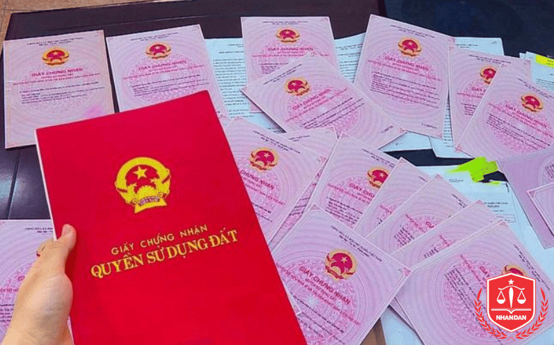 Bản gốc Sổ đỏ/Sổ hồng là tài sản pháp lý cốt lõi chứng minh điều kiện đưa bất động sản vào giao dịch.